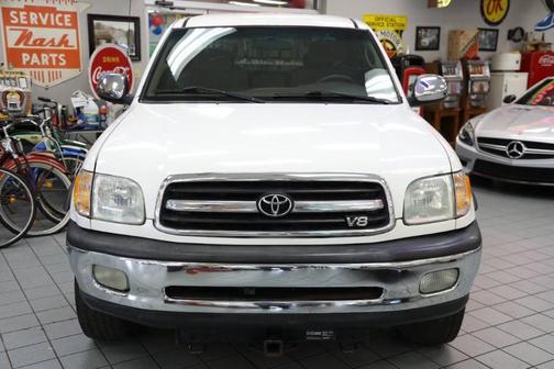 White 2002 Toyota Tundra SR5