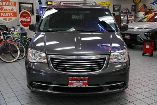2016 Chrysler Town & Country Touring