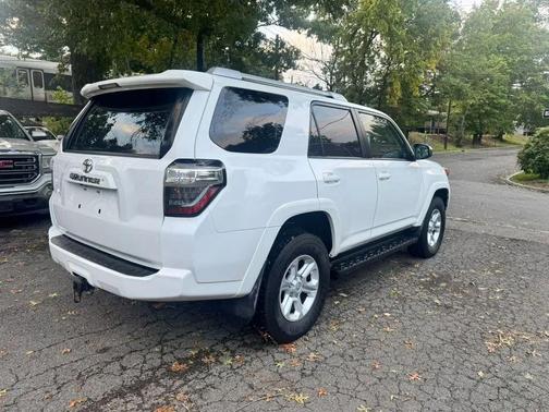 Super White 2018 Toyota 4Runner SR5