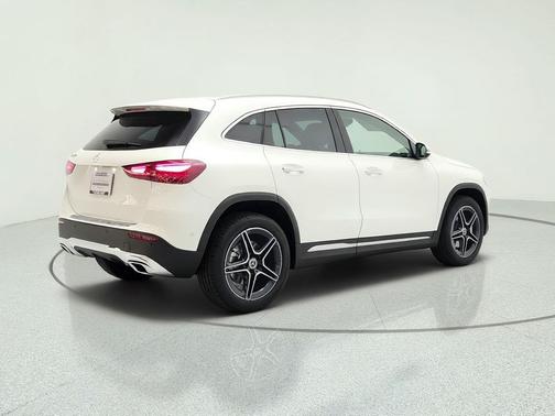 Polar White 2026 Mercedes-Benz GLA 250 4MATIC