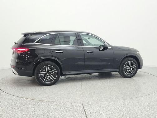 Obsidian Black Metallic 2024 Mercedes-Benz GLC 300 Base
