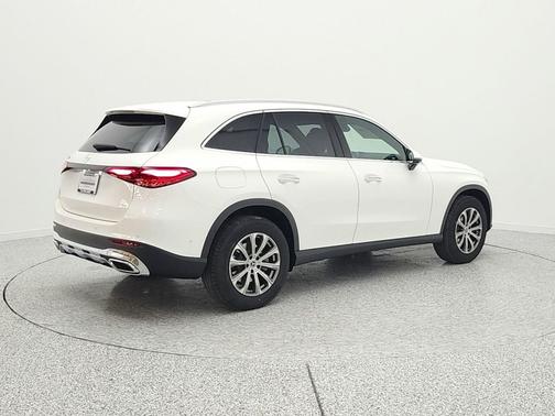Polar White 2026 Mercedes-Benz GLC 300 Base