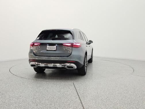 Verde Silver Metallic 2026 Mercedes-Benz GLC 300 Base