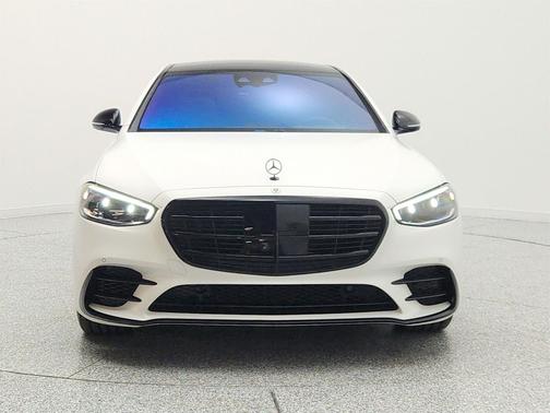 MANUFAKTUR Moonlight White Metallic 2025 Mercedes-Benz S-Class 4MATIC