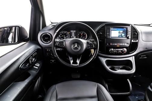 2022 Mercedes-Benz Metris Base