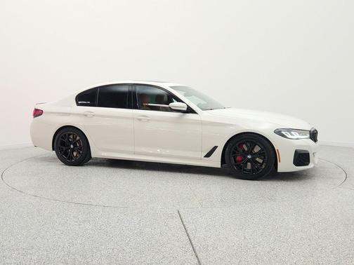 Alpine White 2023 BMW 540 i