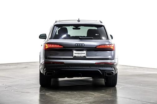 2025 Audi Q7 45 Premium Plus