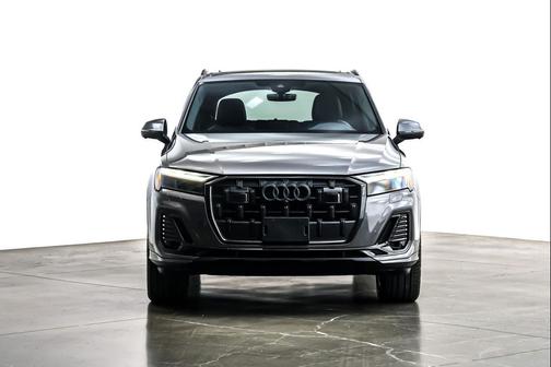 2025 Audi Q7 45 Premium Plus