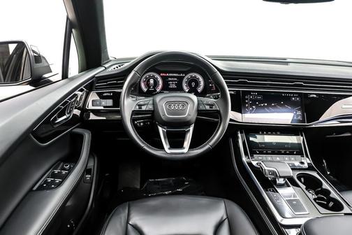 2025 Audi Q7 45 Premium Plus