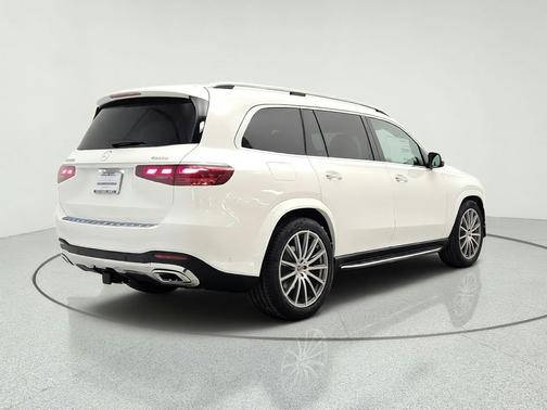 Polar White 2026 Mercedes-Benz GLS 580 4MATIC