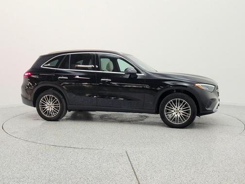 Black 2024 Mercedes-Benz GLC 300 4MATIC