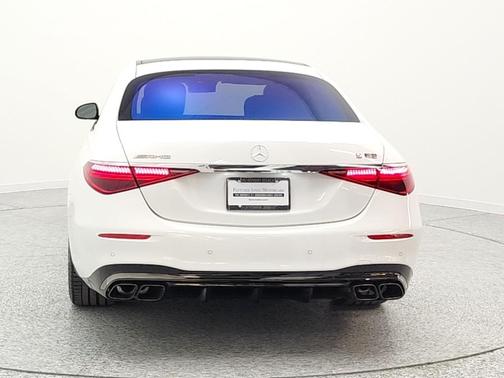 MANUFAKTUR Moonlight White Metallic 2025 Mercedes-Benz AMG S 63 E 4MATIC