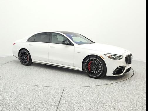 MANUFAKTUR Moonlight White Metallic 2025 Mercedes-Benz AMG S 63 E 4MATIC