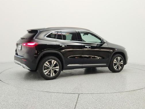 Night Black 2026 Mercedes-Benz GLA 250 4MATIC