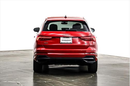 2022 Audi Q3 45 S line Premium