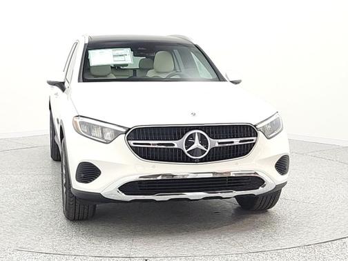 Polar White 2026 Mercedes-Benz GLC 300 Base