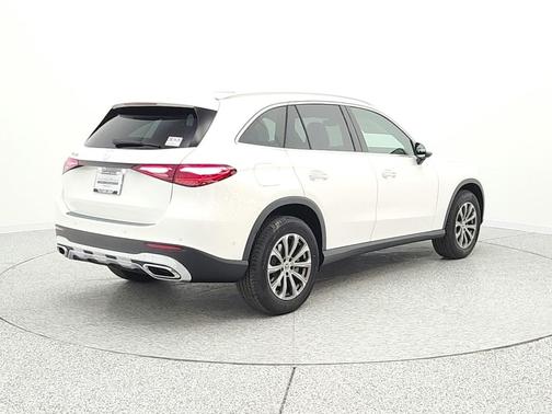 Polar White 2026 Mercedes-Benz GLC 300 Base
