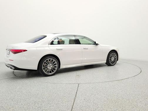 MANUFAKTUR Moonlight White Metallic 2026 Mercedes-Benz S-Class S 580e 4MATIC