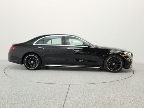 Obsidian Black Metallic 2026 Mercedes-Benz S-Class 4MATIC