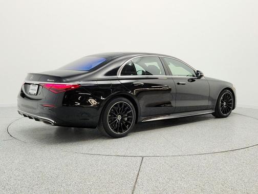 Obsidian Black Metallic 2026 Mercedes-Benz S-Class 4MATIC