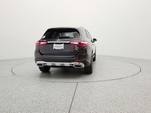 Graphite Grey Metallic 2026 Mercedes-Benz GLC 300 Base