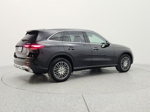 Black 2024 Mercedes-Benz GLC 300 4MATIC