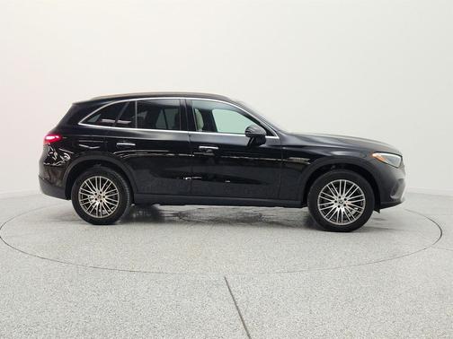 Black 2024 Mercedes-Benz GLC 300 4MATIC