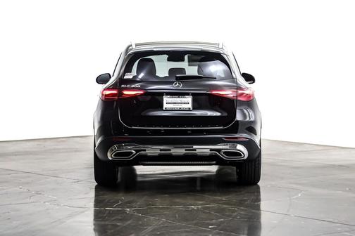 2026 Mercedes-Benz GLC 300 Base