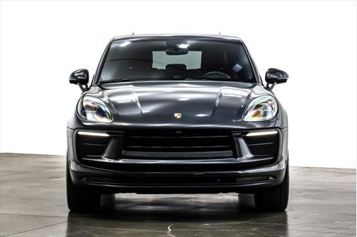 2022 Porsche Macan Base