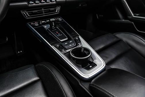 2020 Porsche 911 Carrera