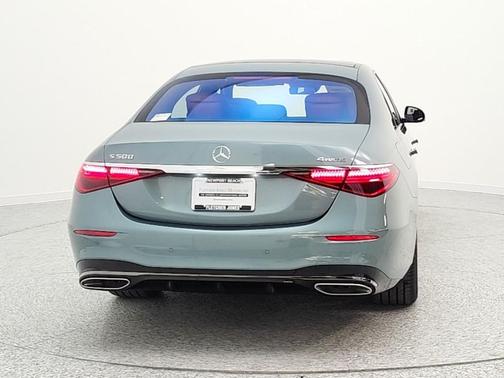 MANUFAKTUR Night Black magno 2026 Mercedes-Benz S-Class 4MATIC