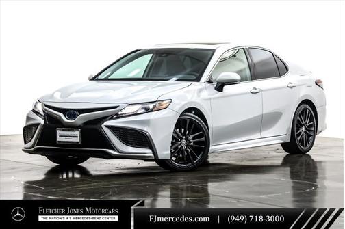 2024 Toyota Camry Hybrid SE