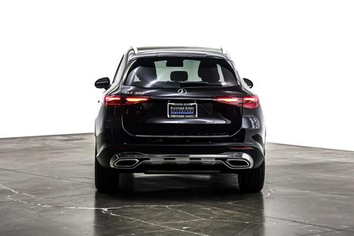 2025 Mercedes-Benz GLC 300 Base