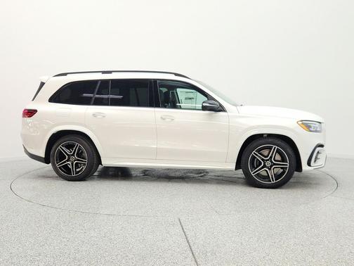 Polar White 2026 Mercedes-Benz GLS 450 4MATIC
