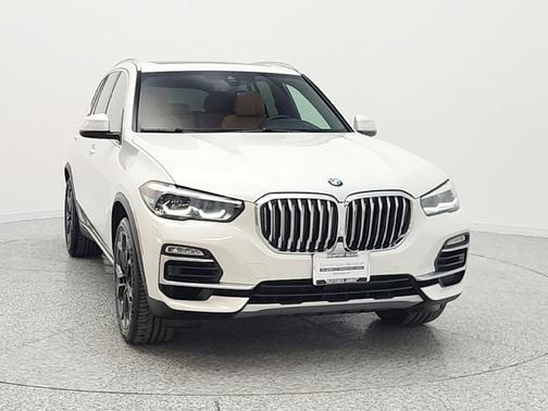 Mineral White Metallic 2019 BMW X5 xDrive40i