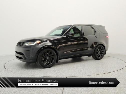 Santorini Black Metallic 2024 Land Rover Discovery P360 Dynamic SE