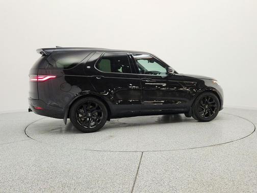 Santorini Black Metallic 2024 Land Rover Discovery P360 Dynamic SE