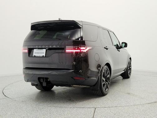 Santorini Black Metallic 2024 Land Rover Discovery P360 Dynamic SE