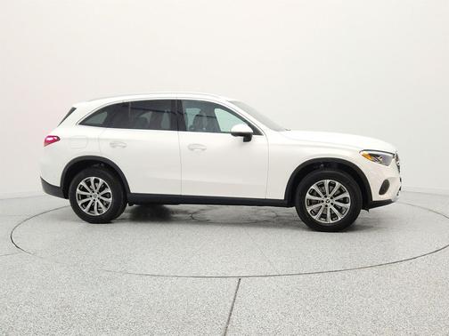 Polar White 2026 Mercedes-Benz GLC 300 Base