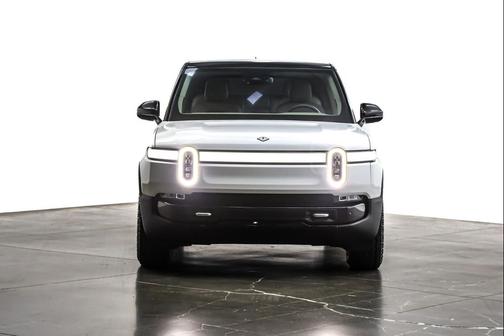 2023 Rivian R1S Adventure