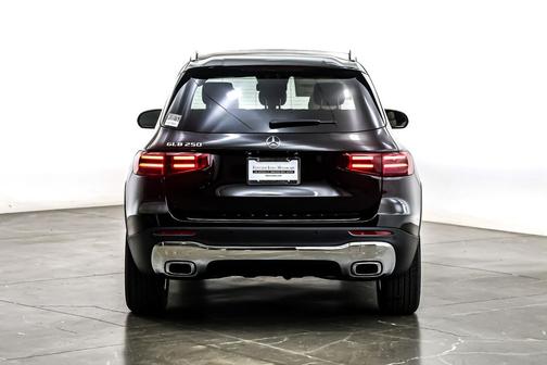 Night Black 2026 Mercedes-Benz GLB 250 Base