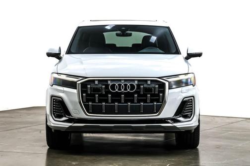 2025 Audi Q7 45 Premium