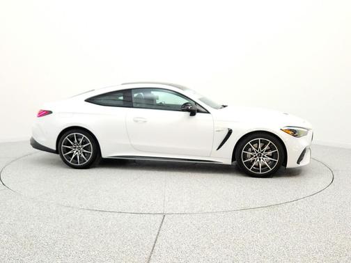 MANUFAKTUR Moonlight White Metallic 2026 Mercedes-Benz AMG CLE 53 4MATIC+