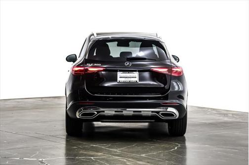 2025 Mercedes-Benz GLC 300 Base