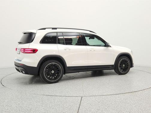 Polar White 2026 Mercedes-Benz GLB 250 Base