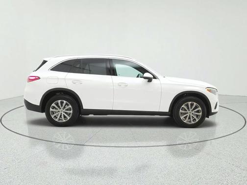 Polar White 2026 Mercedes-Benz GLC 300 4MATIC
