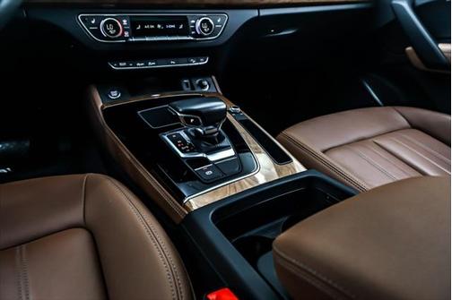 2022 Audi Q5 45 S line Premium Plus