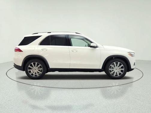 Polar White 2026 Mercedes-Benz GLE 450e 4MATIC
