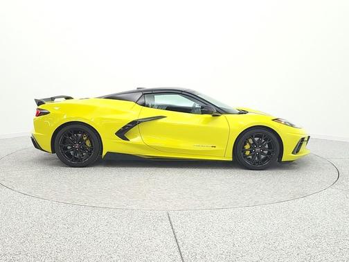 Accelerate Yellow Metallic 2023 Chevrolet Corvette Stingray w/2LT