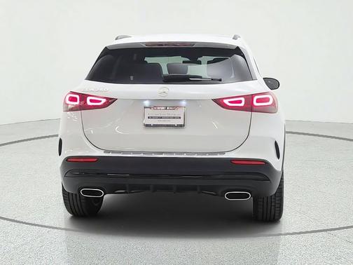 Digital White Metallic 2022 Mercedes-Benz GLA 250 Base
